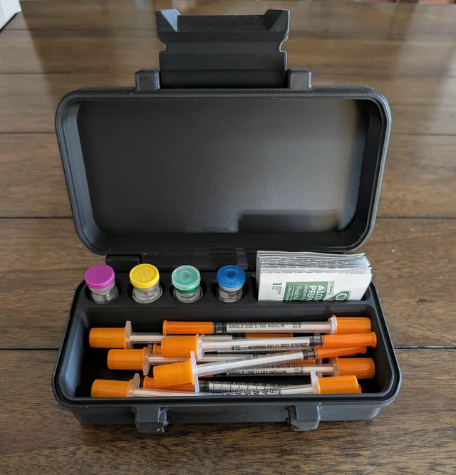 Peptide vials organised in a tray